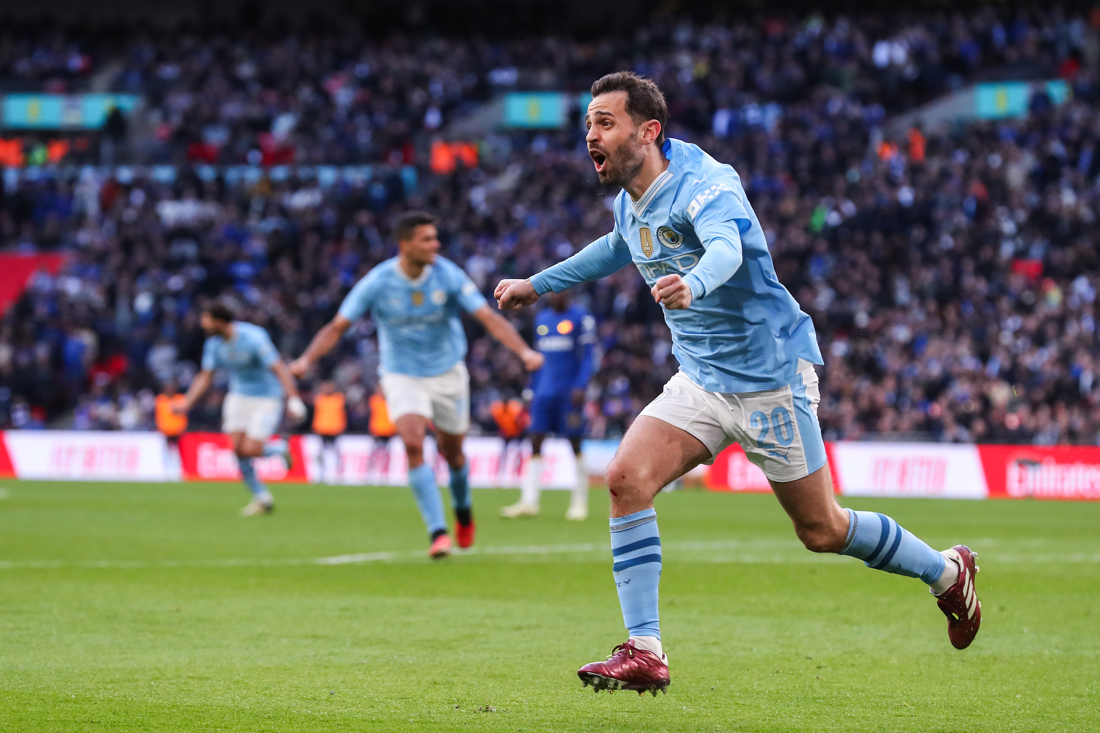 关于今晚足总杯传出新动向，塞维利亚止住颓势，管理层表态：震撼外界，球探报告显示潜力的信息