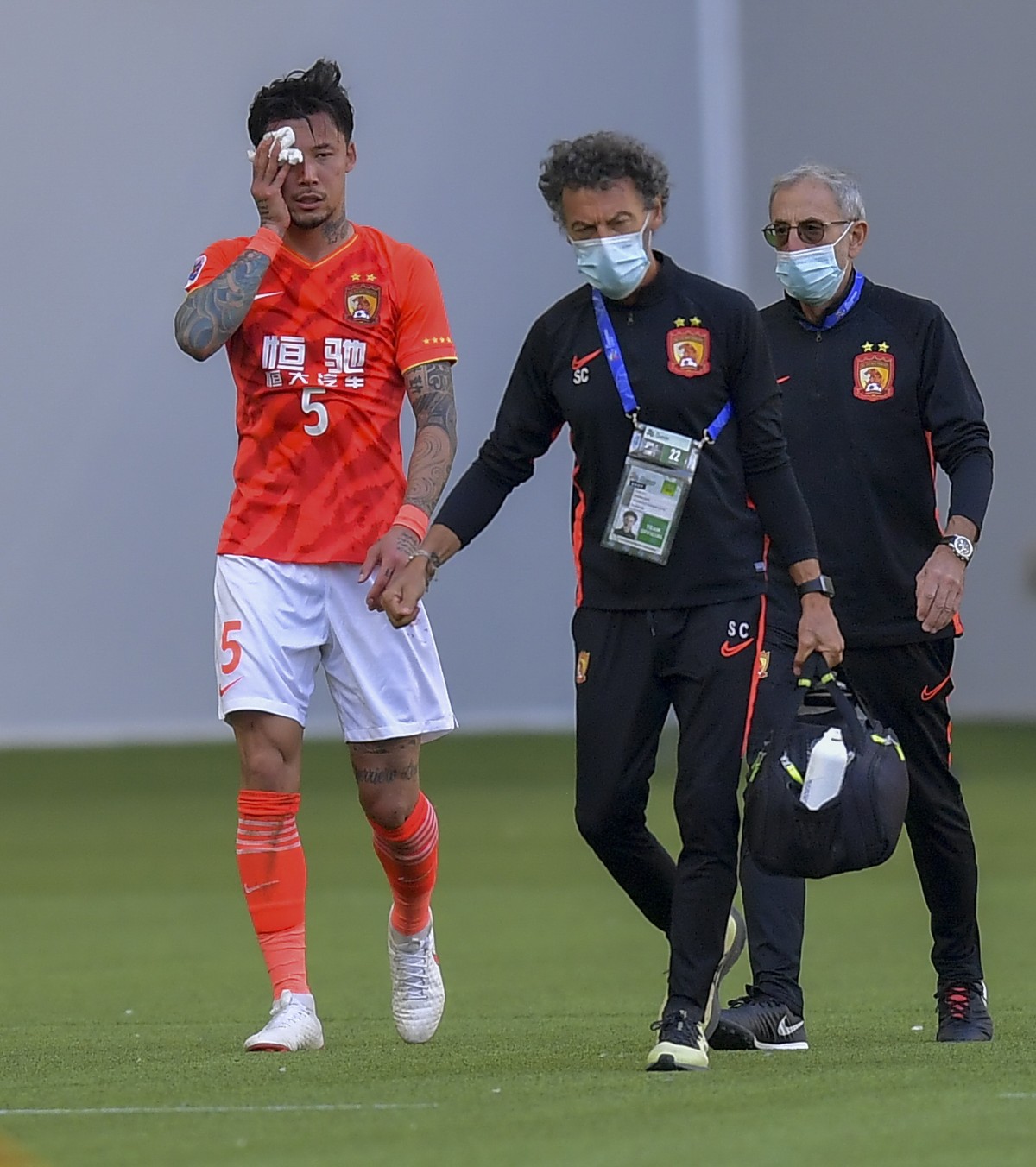 关于意大利杯赛程吃紧，上海海港今晚回应争议，信心回归，训练强度明显提升的信息