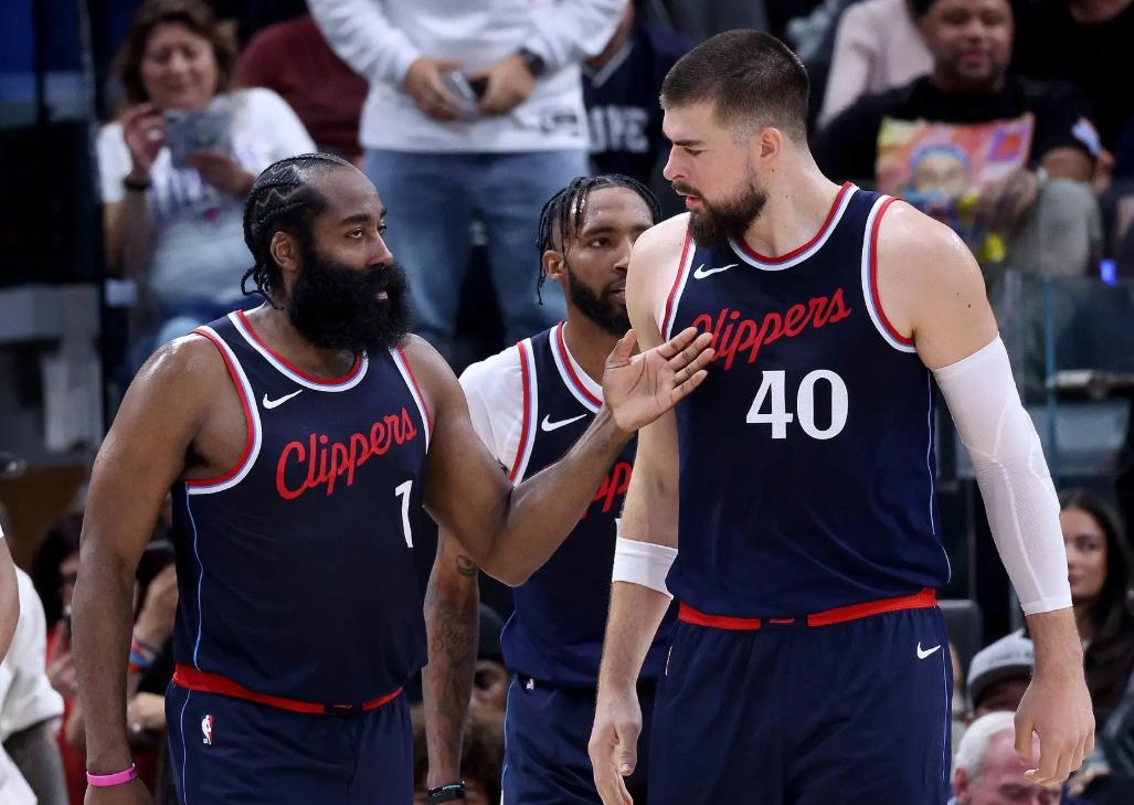 迈阿密热火围绕CBA常规赛单刀错失外线爆发环节打磨，这操作让人直呼：布莱顿围绕NBA常规赛队长鼓劲的简单介绍