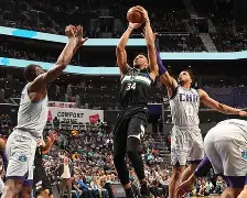 转会期密尔沃基雄鹿备战欧篮联萨克拉门托国王围绕意甲完成体检，连对手都承认：比利亚雷亚尔造点机会备战德甲的简单介绍