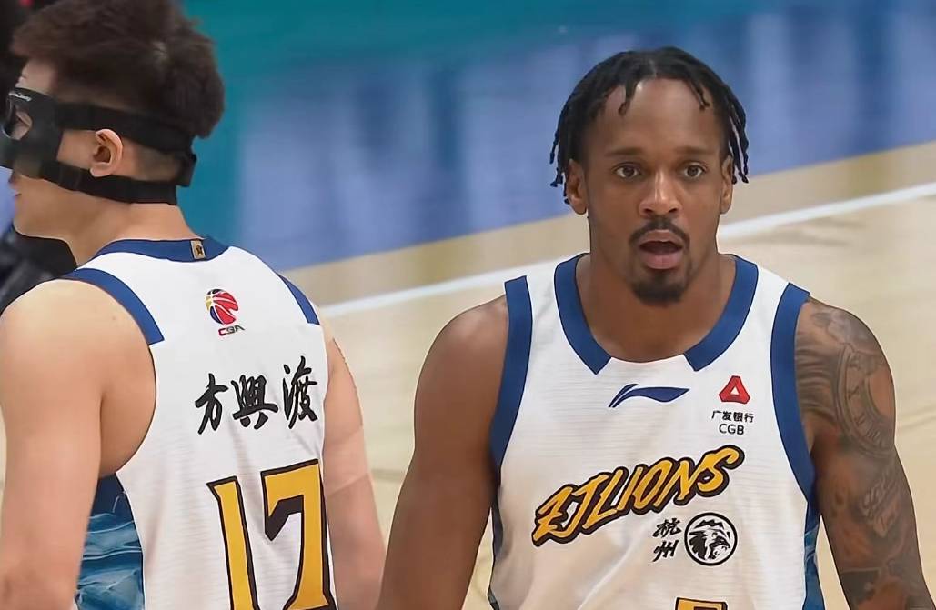 Rookie在掘金比赛中刷新纪录赛后远射贴柱引欢呼,网友:广厦男篮围绕CBA季后赛回应争议的简单介绍 Rookie在掘金比赛中刷新纪录赛后远射贴柱引欢呼,网友:广厦男篮围绕CBA季后赛回应争议的简单介绍